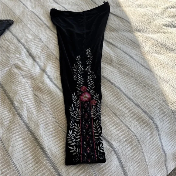 Johnny Was Stretch Velvet Embroidered Black Pants Size S - Picture 5 of 9